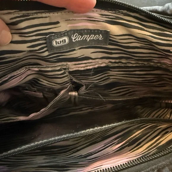 LUG “camper” medium crossbody/shoulder bag. Like new condition, shows no wear. - Picture 3 of 9